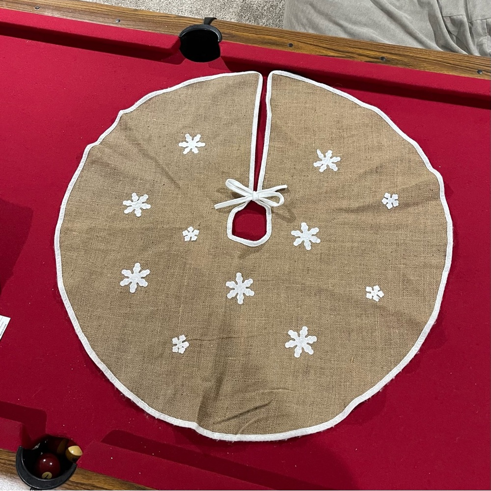 Rustic Jute Burlap Christmas Tree Skirt with White Snowflakes